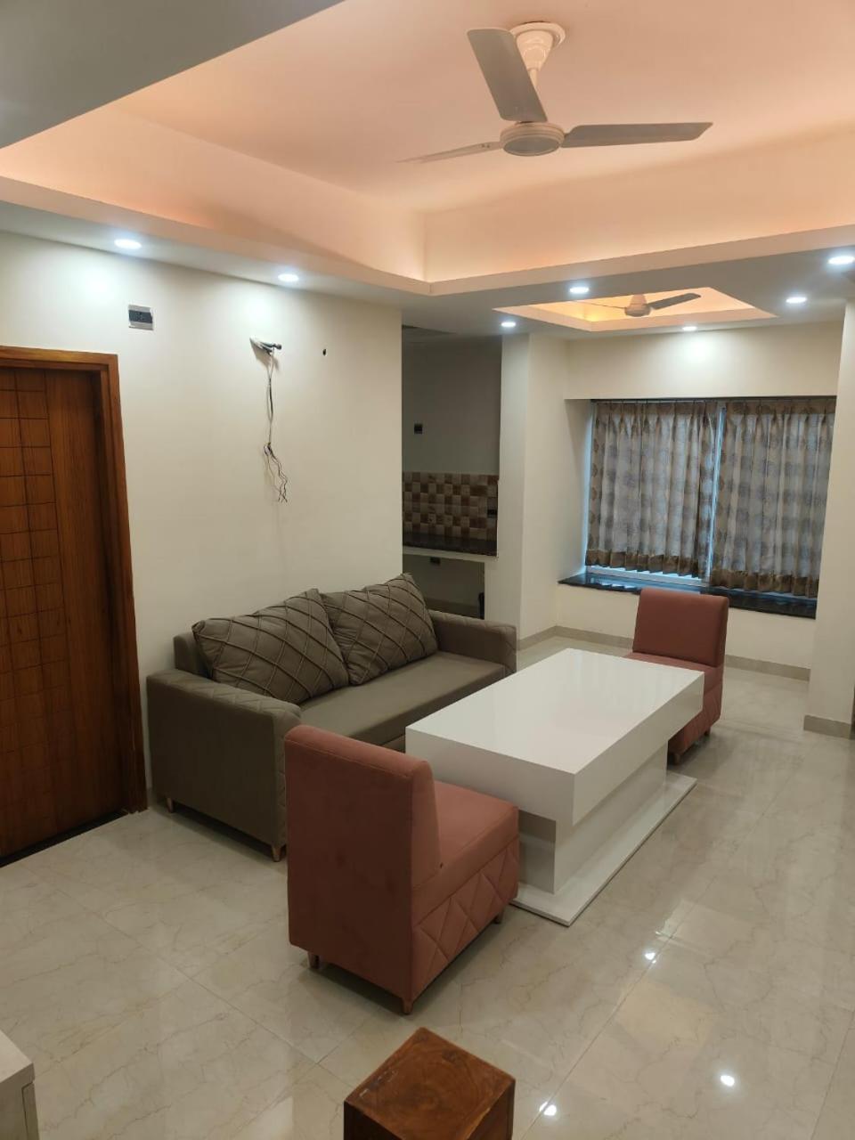 Villa In Vrindavan, Hare Krishna M Bagian luar foto
