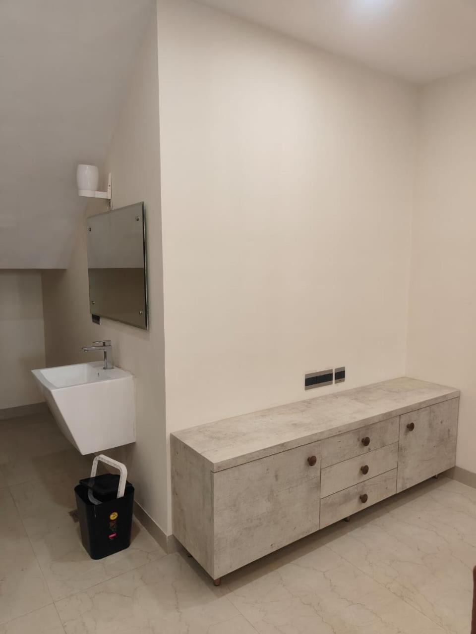 Villa In Vrindavan, Hare Krishna M Bagian luar foto